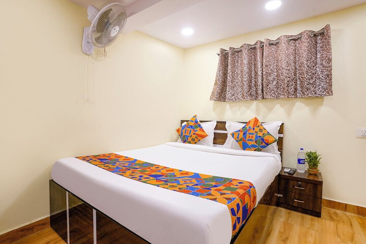 Room 12 of 25