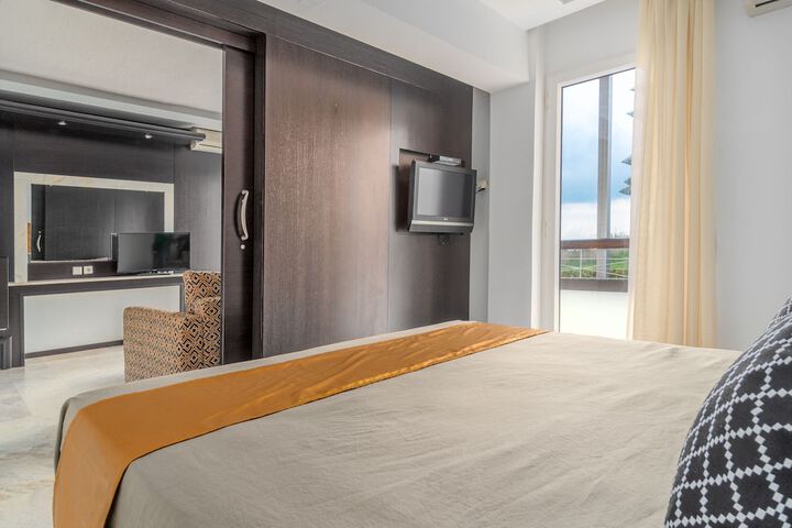 Room 11 of 105