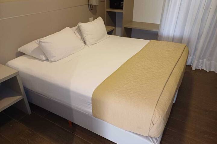 Room 12 of 76