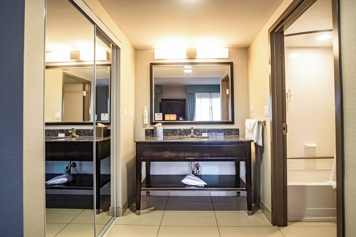 Room 10 of 43