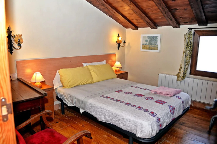 Room 2 of 16