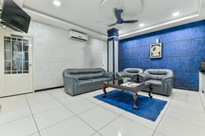 Hotel Interior 11 of 33