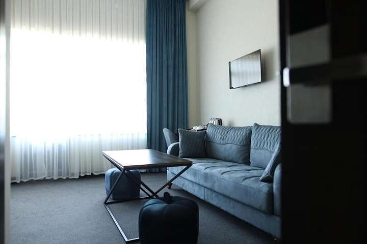 Room 28 of 51