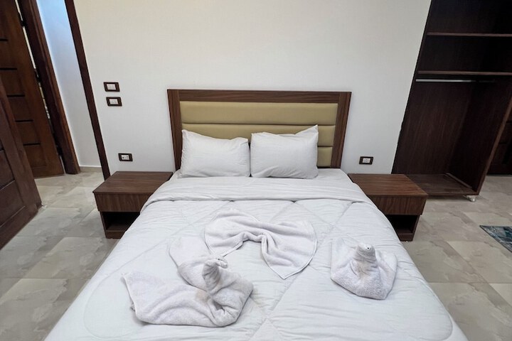 Room 17 of 29