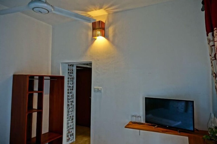 Room 5 of 30