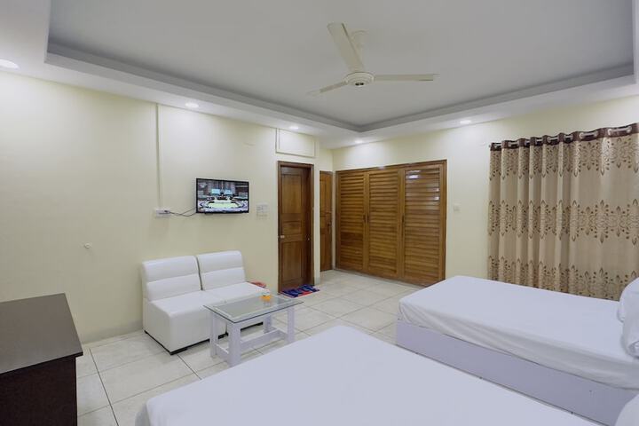 Room 9 of 17