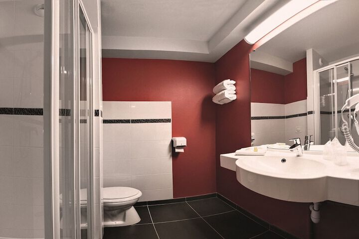 Room 10 of 19