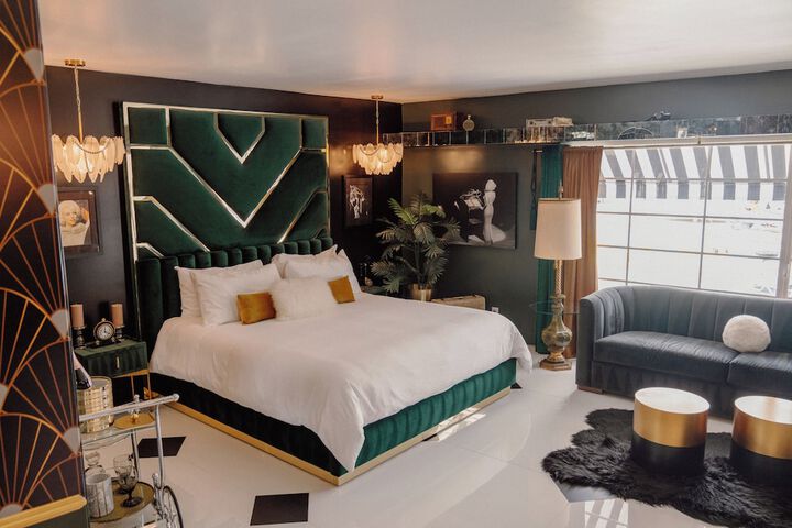 Room 21 of 151