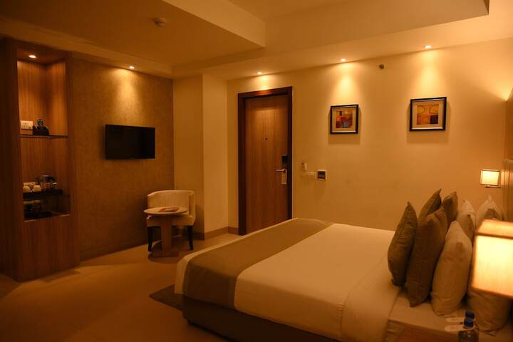 Room 8 of 30