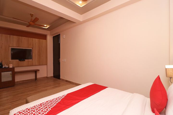 Room 15 of 35