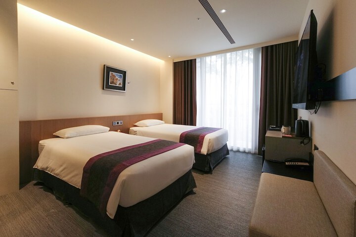 Room 19 of 92