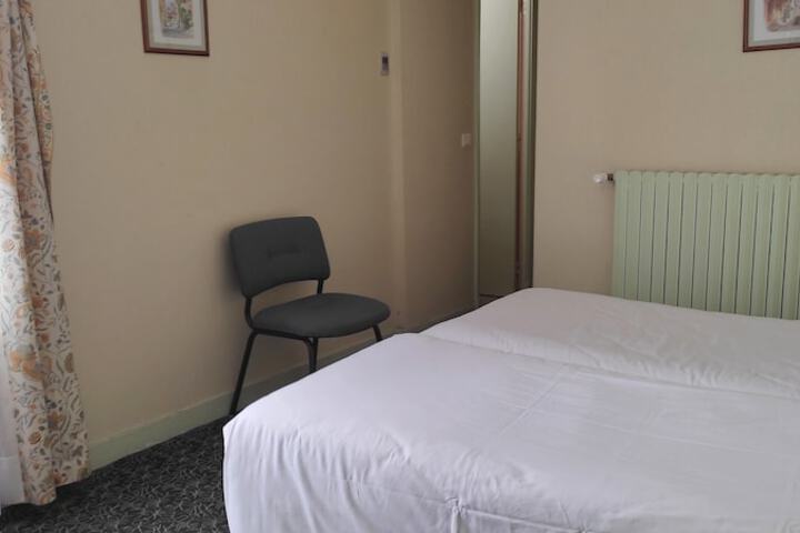 Room 48 of 86