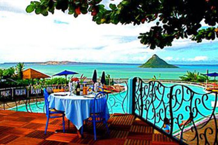 Dining 10 of 13