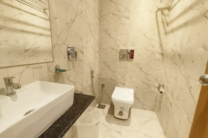 Room 32 of 37