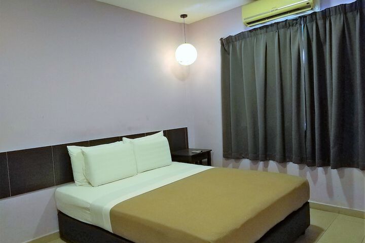 Room 9 of 36