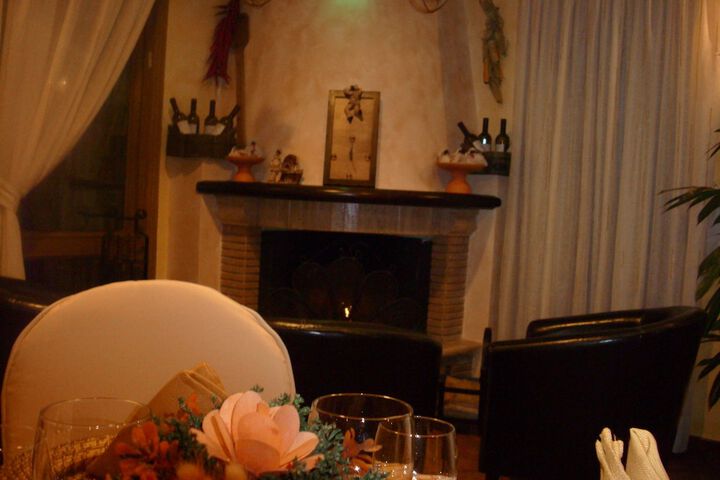 Dining 18 of 22