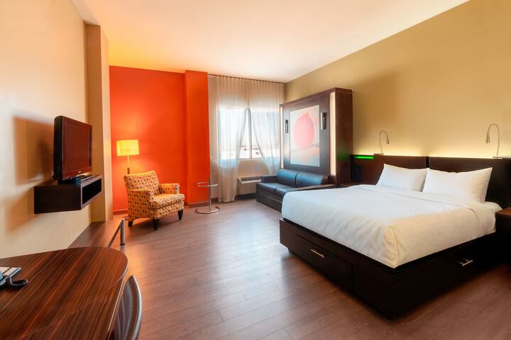 Room 7 of 62