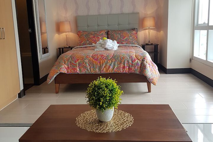 Room 18 of 76