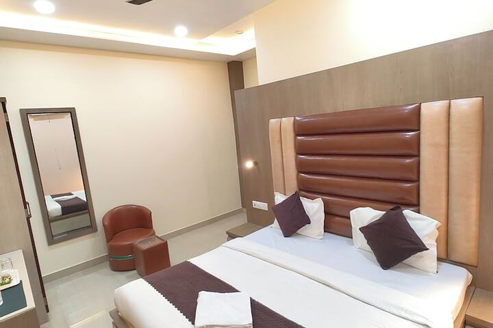 Room 5 of 22