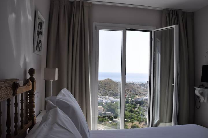 Room 25 of 29