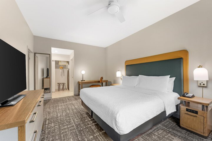 Room 9 of 40