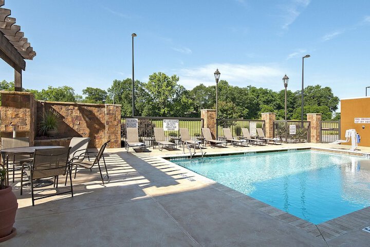 Pool 47 of 71