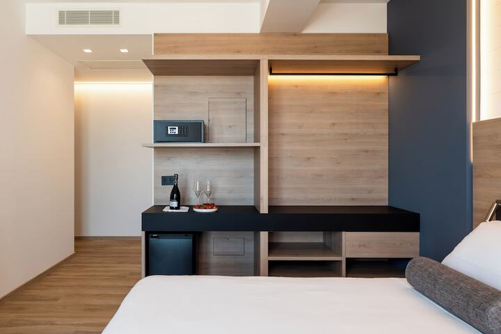 Room 37 of 89