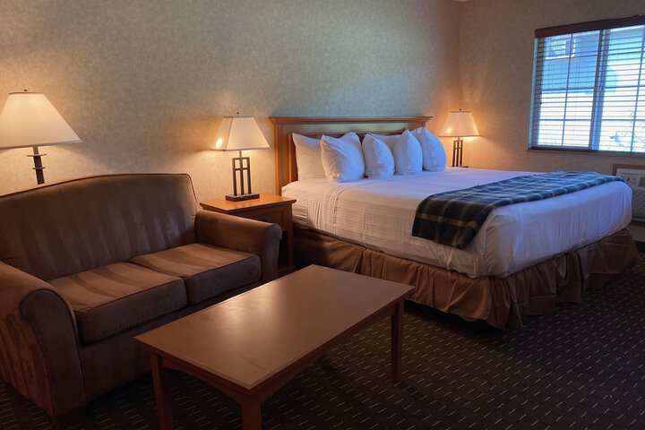Room 12 of 100