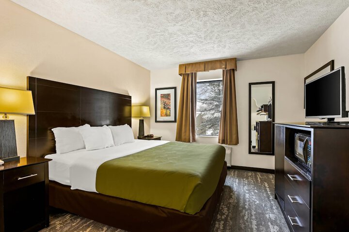 Room 33 of 52