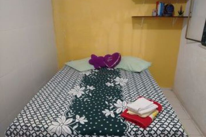 Room 4 of 20