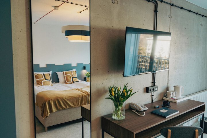 Room 7 of 37