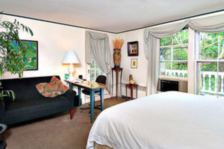 Room 16 of 19