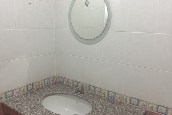 Room 5 of 11