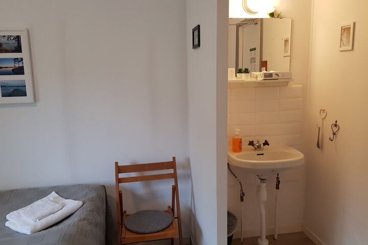 Room 21 of 176