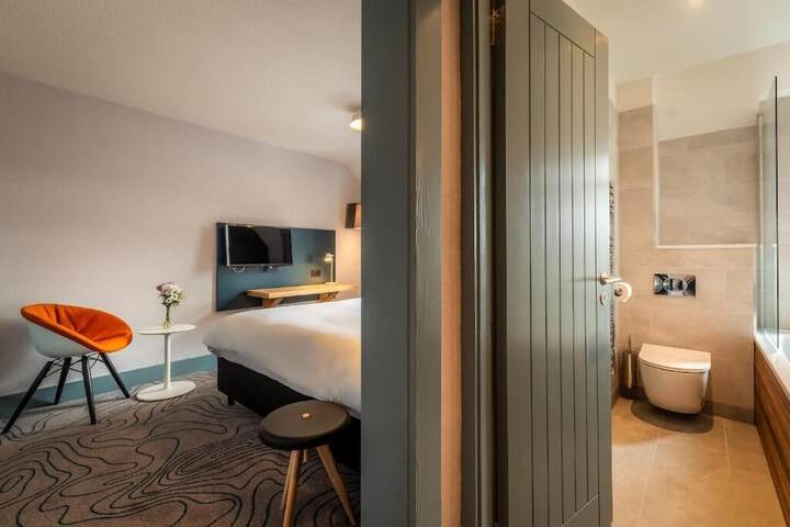Room 55 of 117