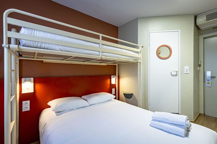 Room 7 of 29