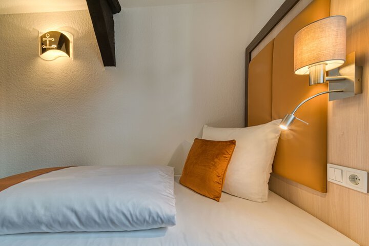 Room 20 of 39