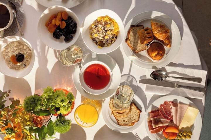 Breakfast/Coffee Service 104 of 152