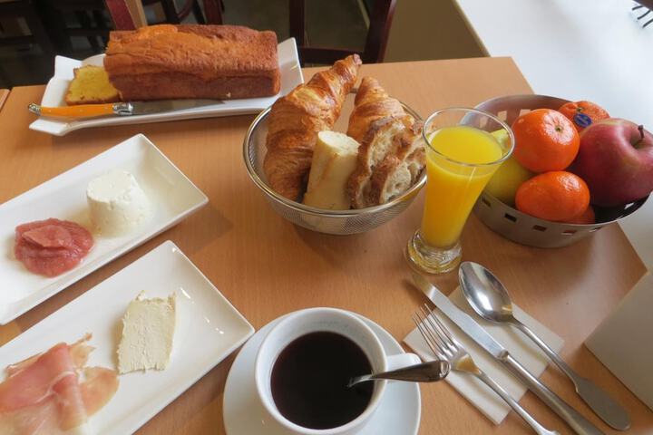 Breakfast/Coffee Service 38 of 47