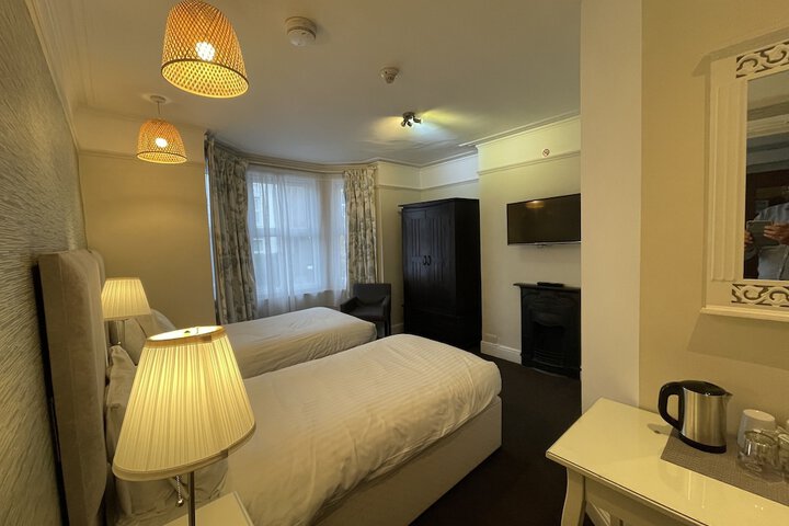 Room 18 of 30