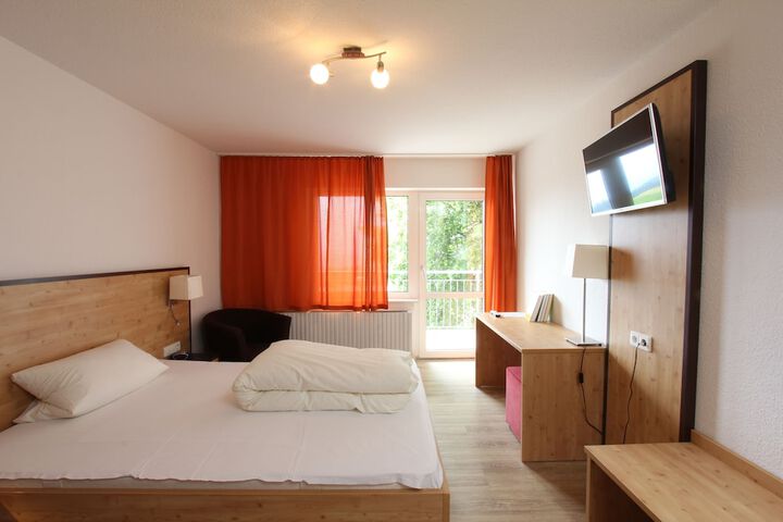 Room 10 of 81
