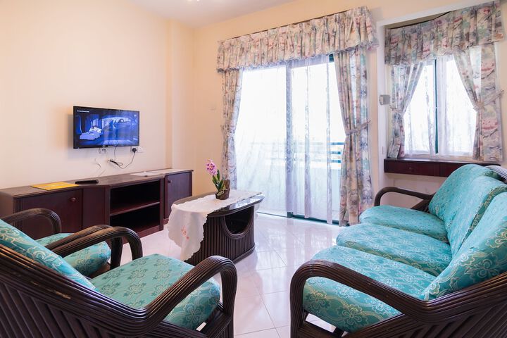Room 8 of 18