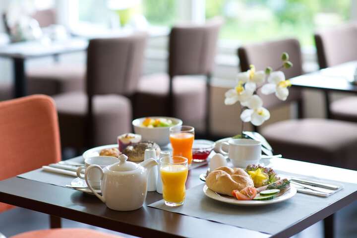 Breakfast/Coffee Service 46 of 61