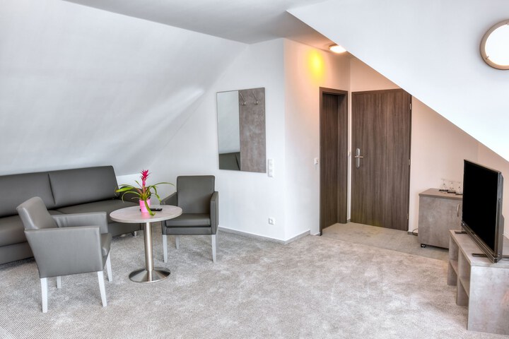 Room 4 of 42
