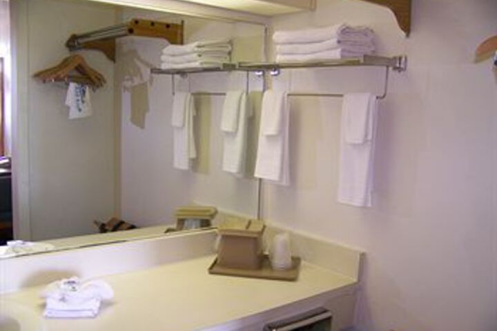 Room 11 of 23