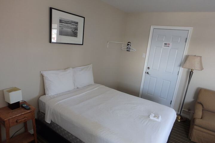 Room 9 of 43