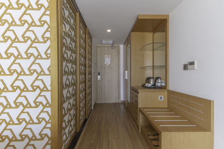 Room 32 of 121