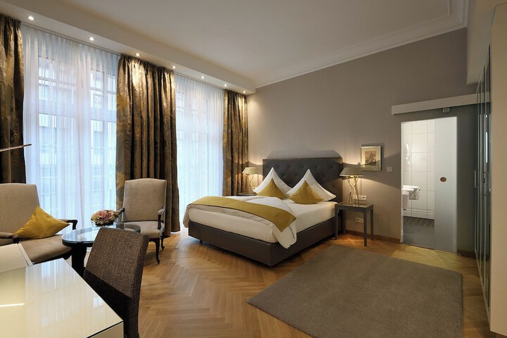 Room 21 of 77