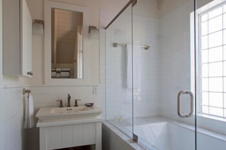 Room 2 of 27