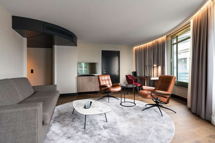 Room 15 of 147
